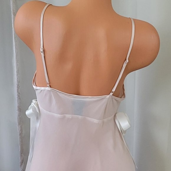 Sexy and Elegant Secret Treasures Chemise (M) - Picture 2 of 7